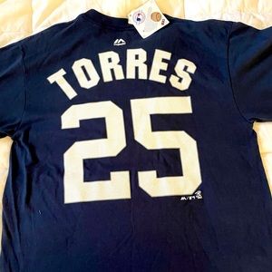 New York Yankees-Tshirt-men’s M-majestic-NEW w/ tag-pet/smoke free home.